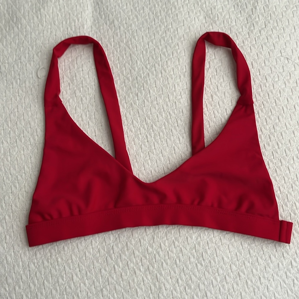 Red Bikini - Picture 3 of 6
